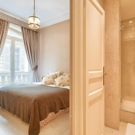 Royal Montaigne Apartamento París