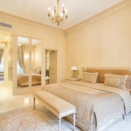 Royal Montaigne Apartamento