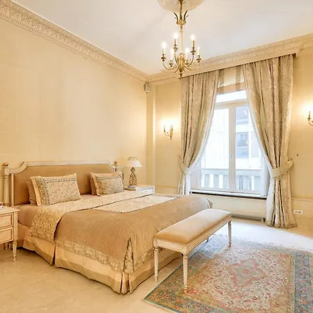 Royal Montaigne *